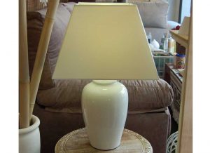 lampara-sobremesa-moderna-ceramica-blanca