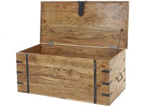 baul-madera-maciza-acacia-herrajes-100-abierto