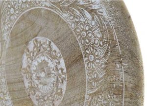 figura-circulo-madera-dibujo-tallado-detalle