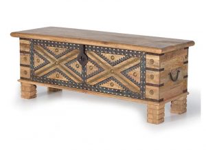 baul-madera-natural-dibujo-cruz