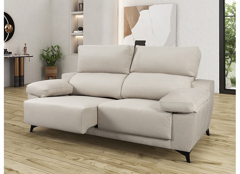 sofa-moderno-patas-altas-metal-deslizantes