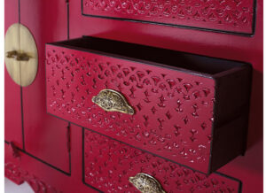 aparador-chino-rojo-medallones-cajon