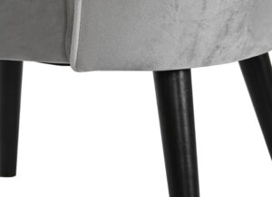 butaca-pequeña-gris-patas-negras-acabado