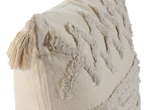 cojin-nordico-borlas-detalle