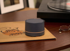 difusor-portatil-nomad-negro-ambiente