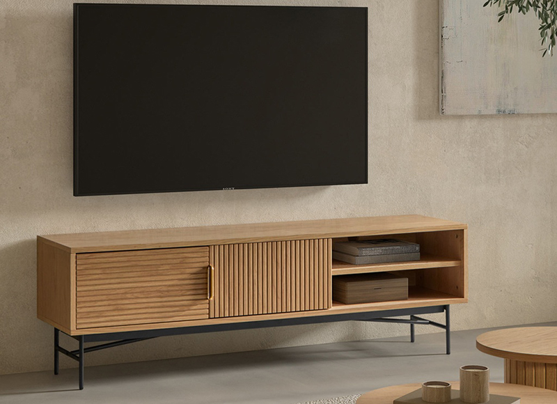 mueble-television-madera-roble-patas-metal-negras-salon