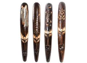 mascara-pared-madera-albasia-marron