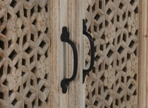 aparador-hindu-natural-tallado-detalle