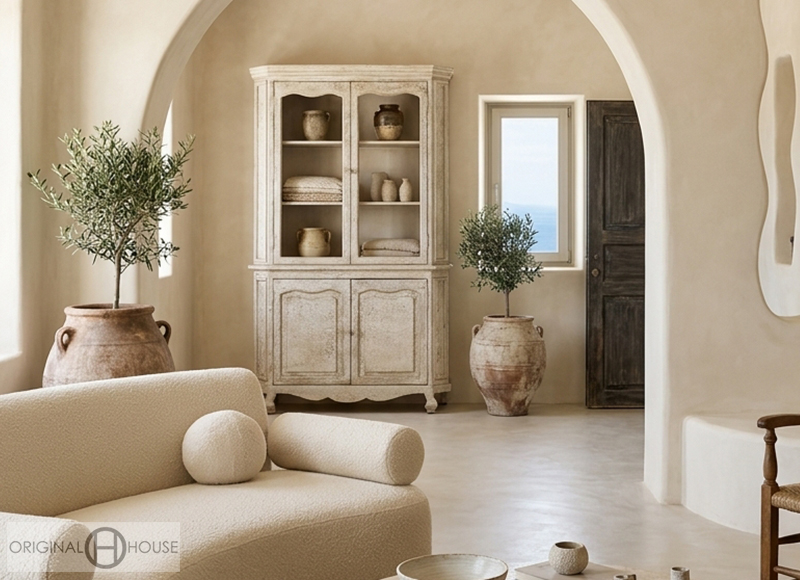 vitrina-blanca-envejecida-salon